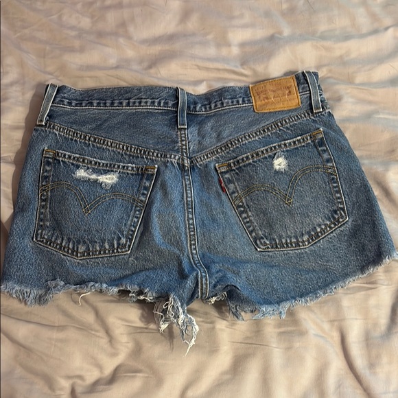 Distressed Levi Denim Women Shorts - Picture 2 of 5